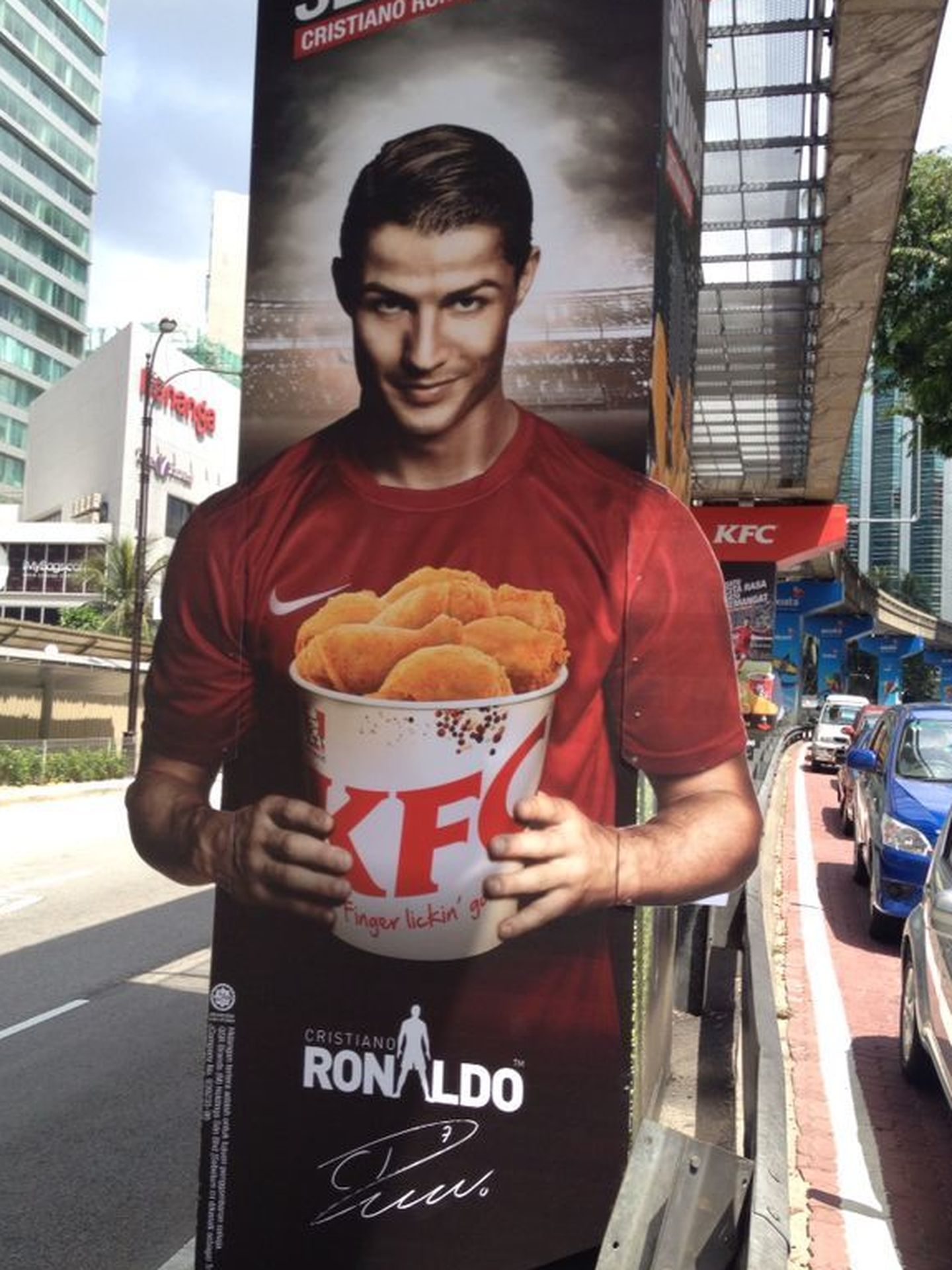 Cristiano en un cartel publicitario (Foto: JFD). 
