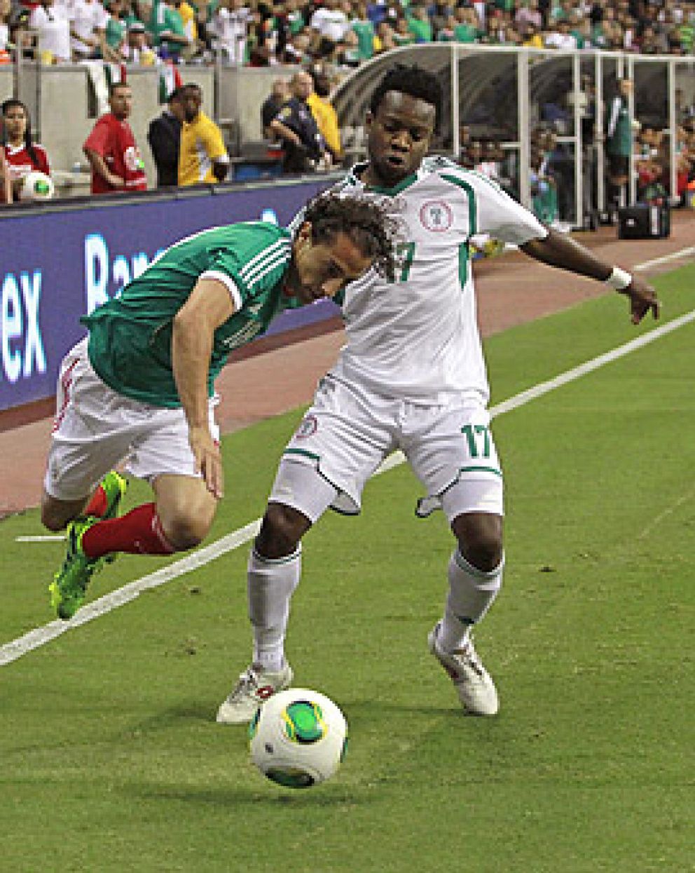 Foto: Los jugadores de Nigeria se bajan del avión y no viajan a Brasil, pero lo harán el sábado