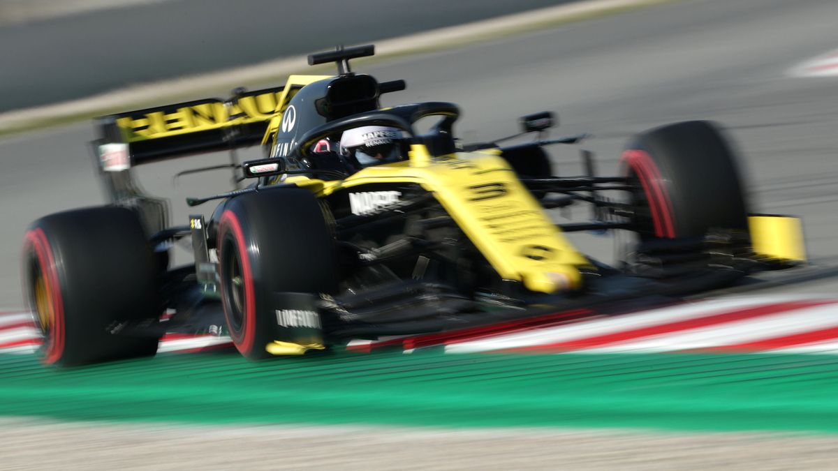 Los golpes de Renault: "Carlos Sainz trabajó duro, pero si puedes fichar a Ricciardo…"