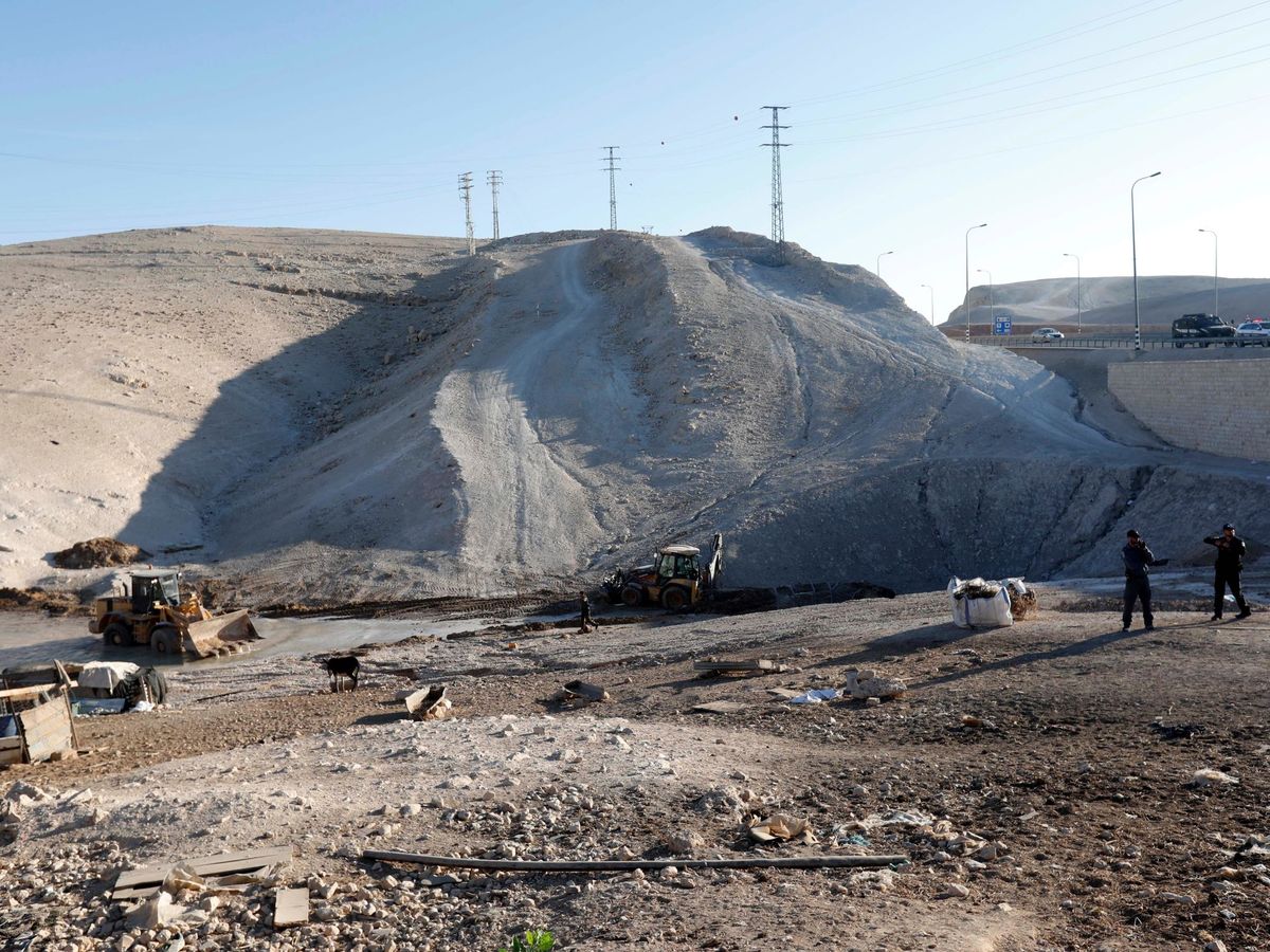 Foto: Maquinas excavadoras en Cisjordania. (EFE)