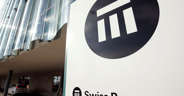 Foto: File photo: the logo of insurance company swiss re is seen in front of its headquarters in zurich