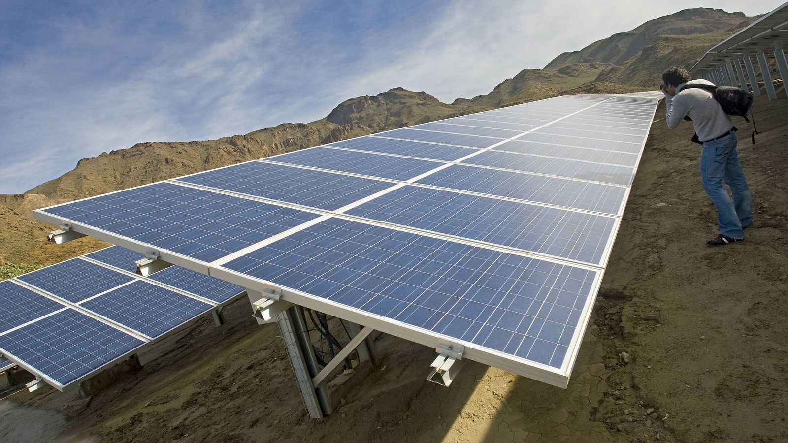 Foto: Una planta fotovoltaica en Almería. Efe