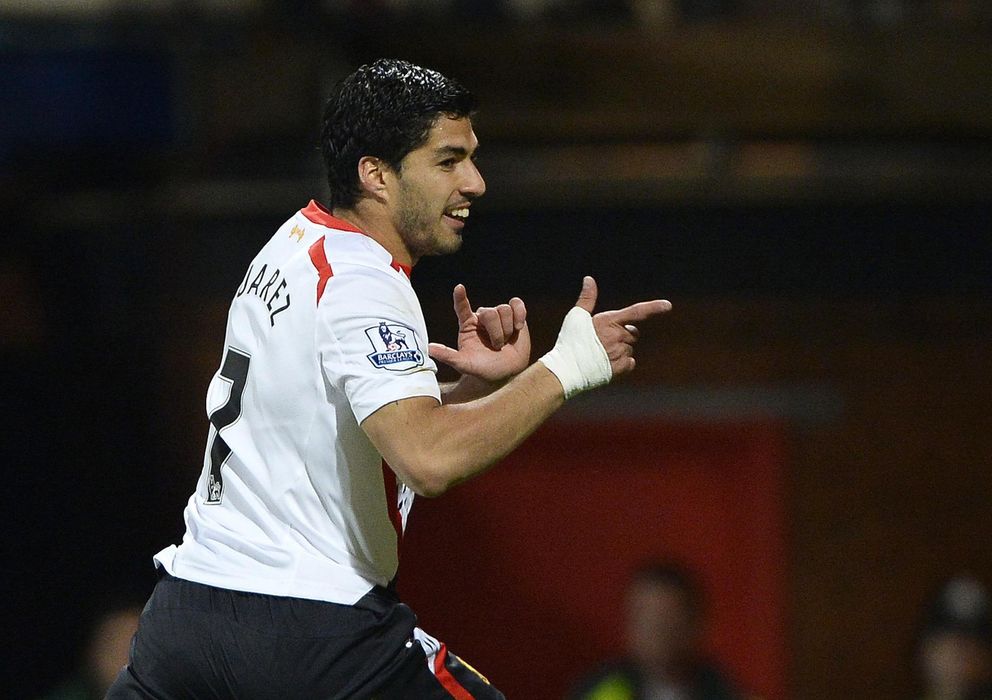 Foto: Luis Suárez celebrando un tanto marcado con el Liverpool (Reuters).