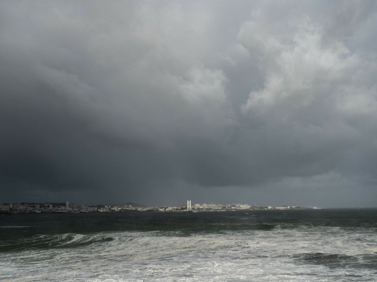 Foto: Galicia está en alerta por fuertes vientos y precipitaciones. (Europa Press/Gustavo de la Paz)