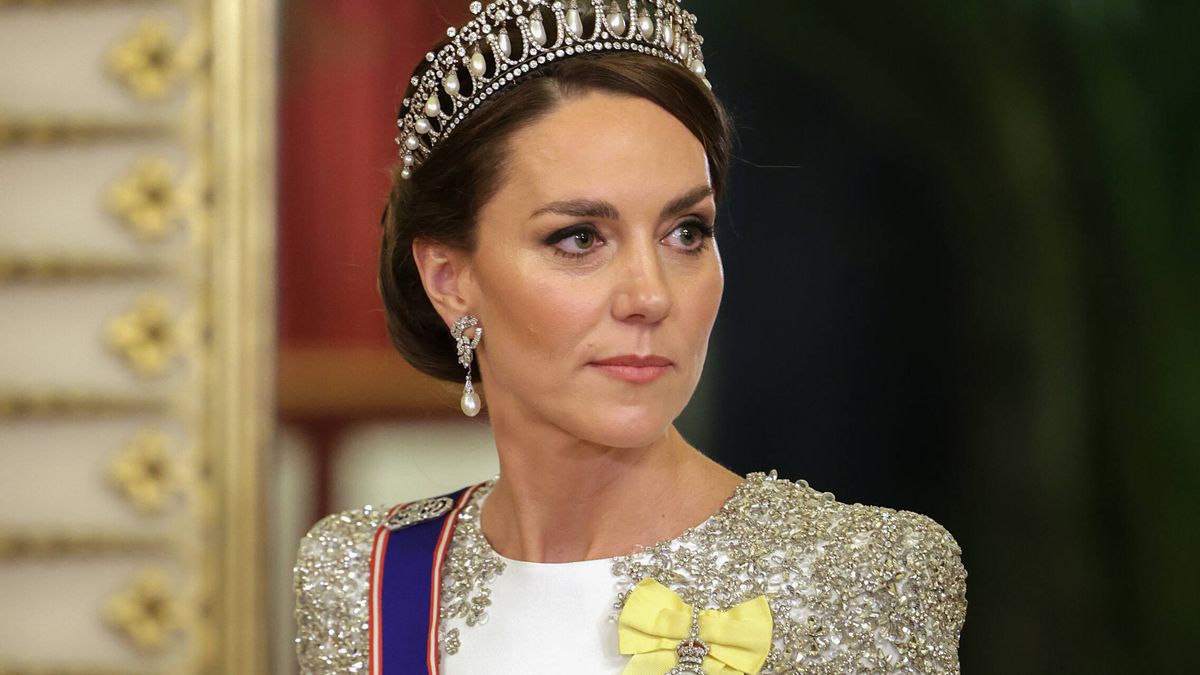 Un vestido de 5.000€ y la tiara de Lady Di: Kate Middleton, en su puesta de largo como princesa de Gales