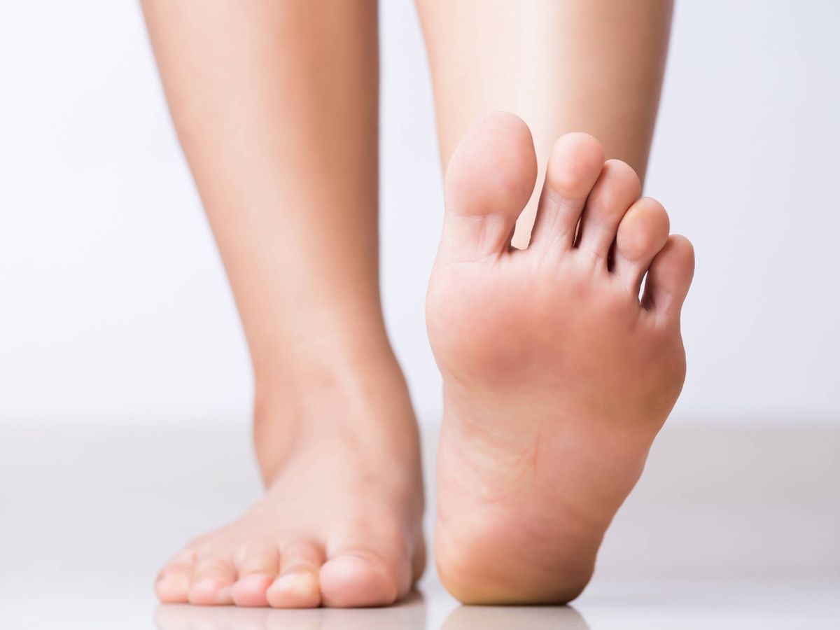 Foto: El pie diabético aparece cuando tenemos una úlcera en el pie que no cicatriza correctamente. (iStock)