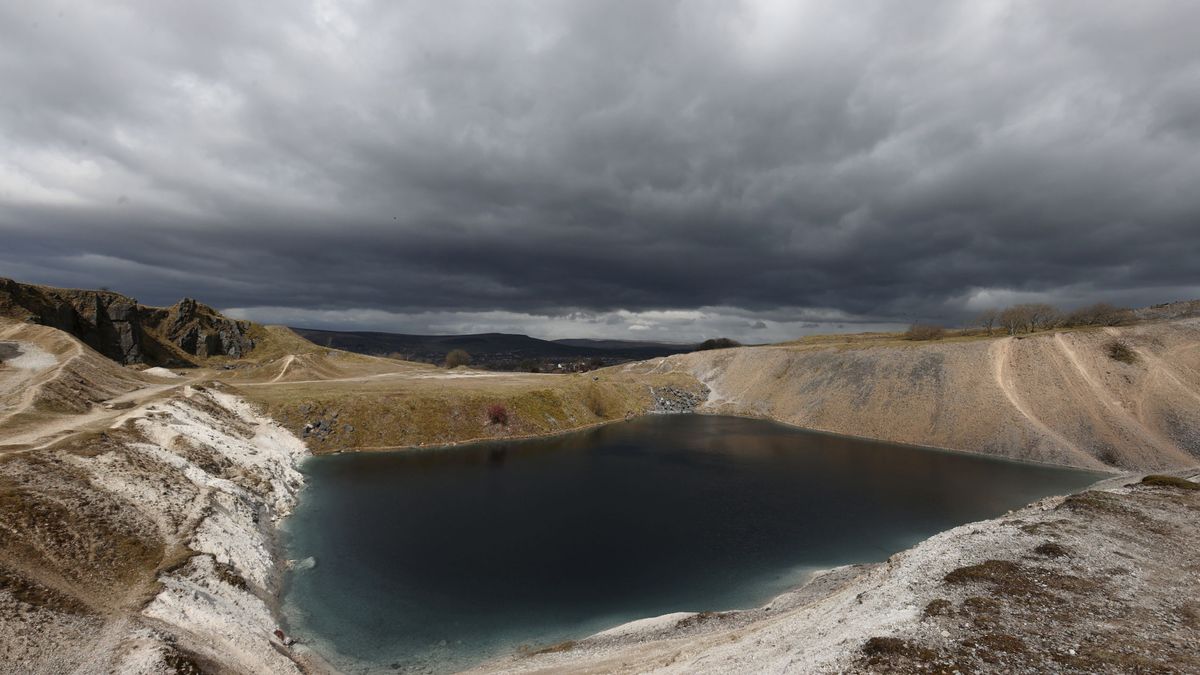 La laguna azul turquesa que atrae a miles de turistas… y que es más peligrosa que la lejía