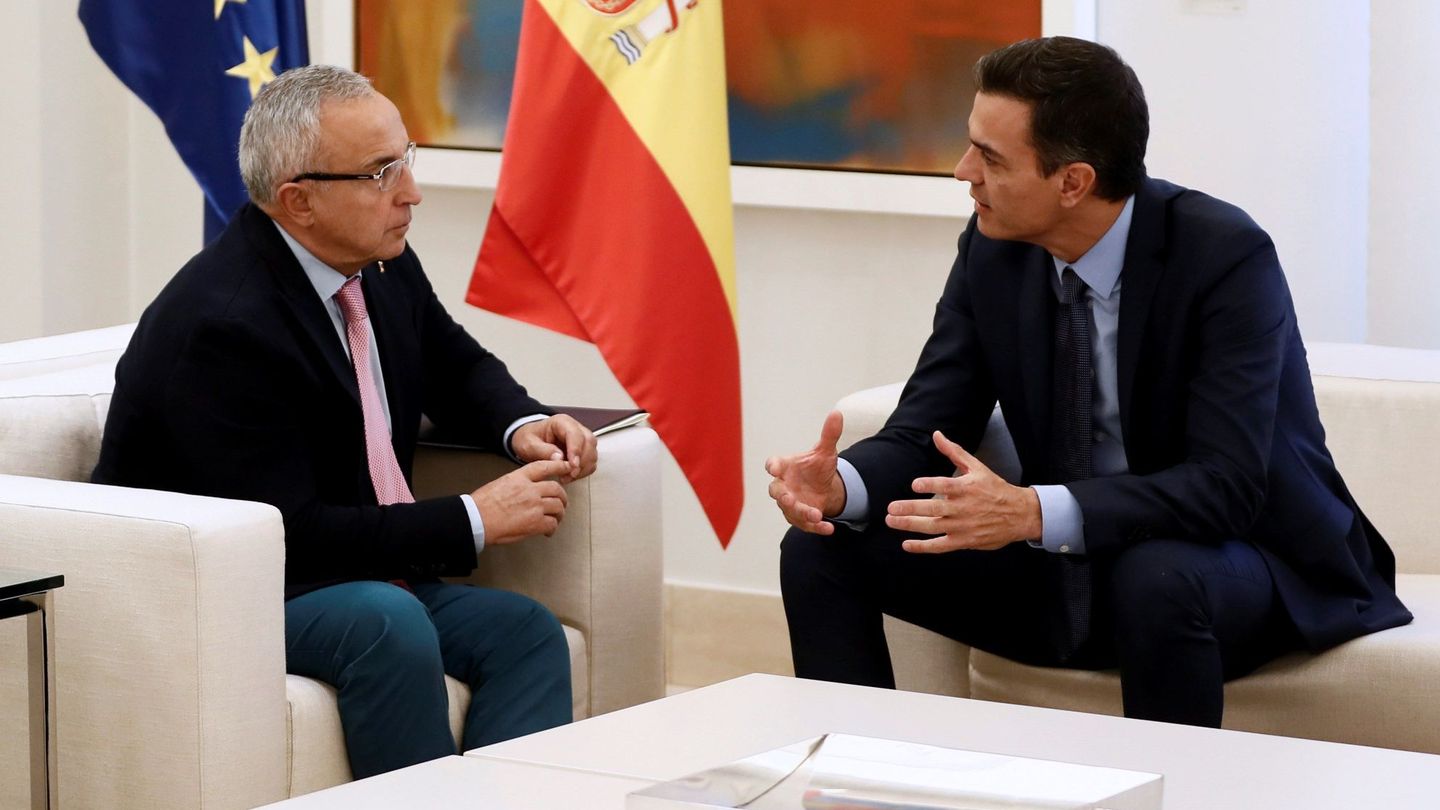 Alejandro Blanco junto a Pedro Sánchez en una reunión en La Moncloa. (EFE)