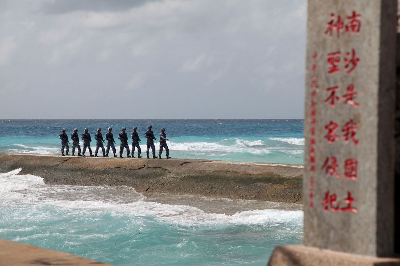 Soldados chinos, en las Islas Spratly. (Agencias)
