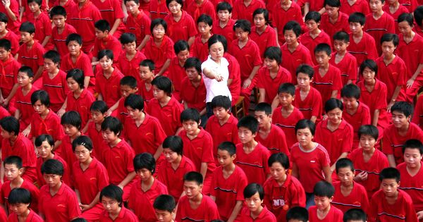 Foto: Estudiantes de secundaria en una escuela en Xuyi, China. (Reuters)