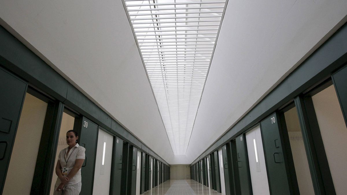 Interior debe 13 millones a los hospitales madrileños por atender a sus presos