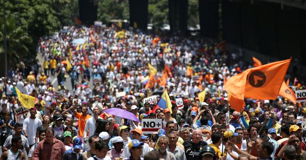Foto: Toma aérea de las protestas de la oposición venezolana contra Nicolás Maduro. (Reuters)