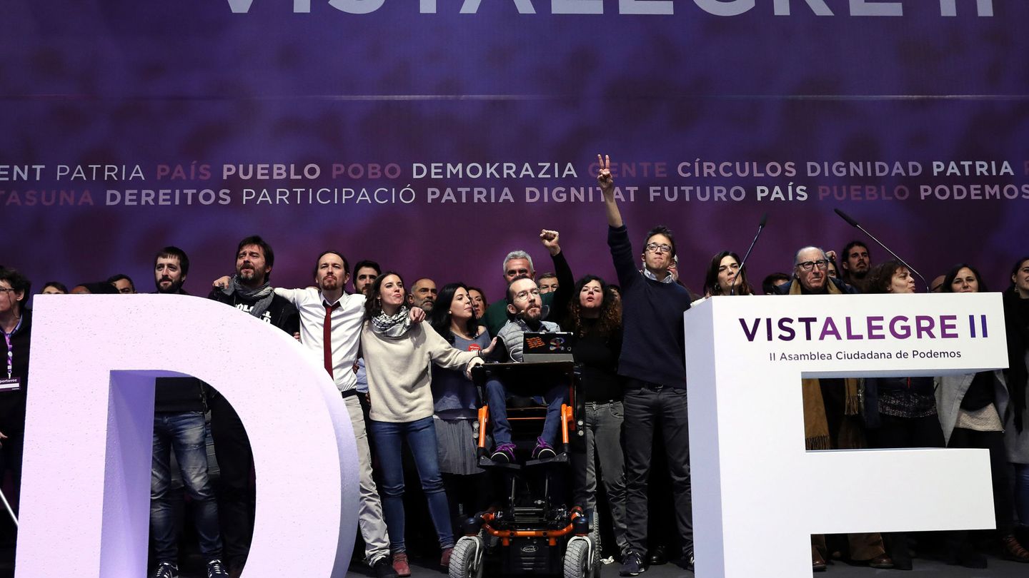 Los dirigentes de Podemos en la clausura de la Asamblea Ciudadana Estatal de Vistalegre II. (EFE)