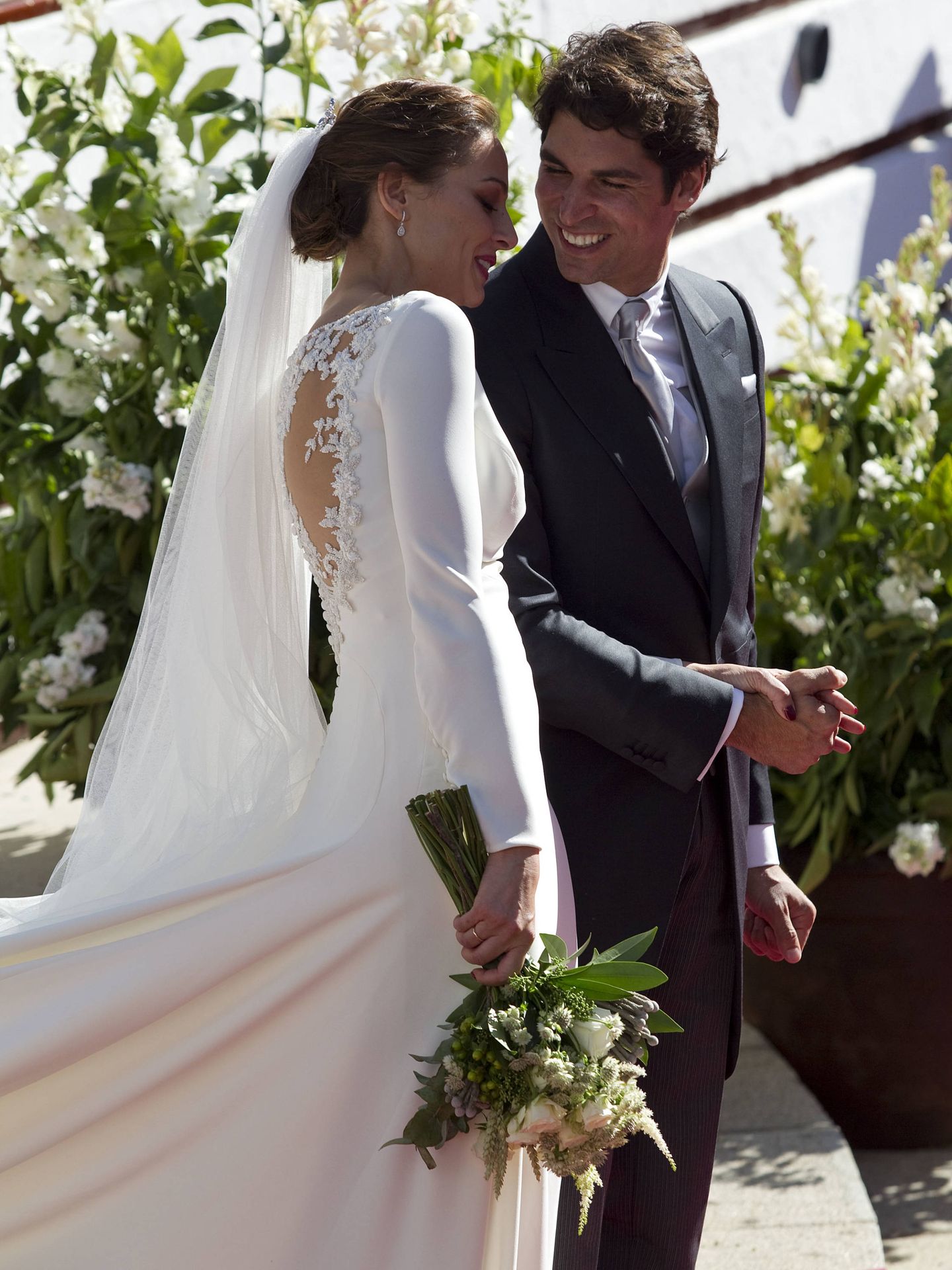 Eva González y Cayetano Rivera, el día de su boda. (Getty)