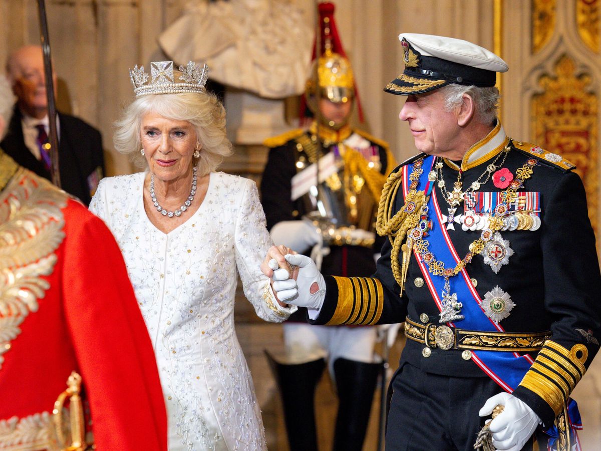 Foto: Carlos III junto a la reina Camila. (Reuters)