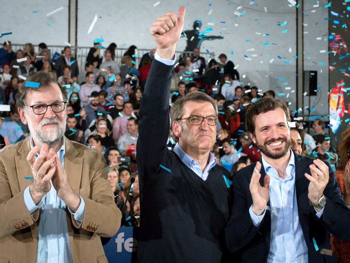 Foto: El presidente del PPdeG, Alberto Núñez Feijóo, (c) acompañado del expresidente del Gobierno, Mariano Rajoy (i) y el presidente nacional del PP, Pablo Casado. (EFE)