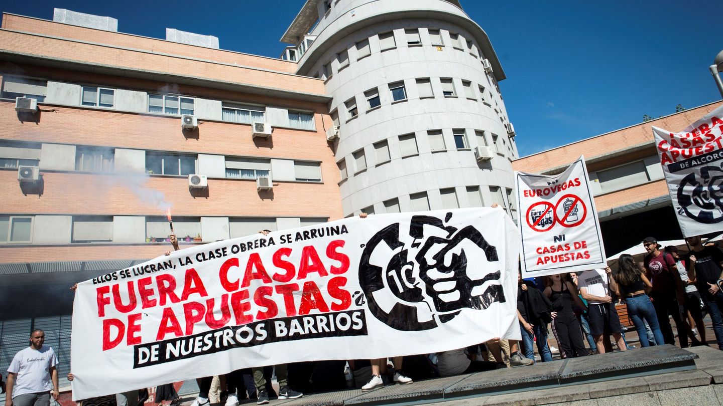 Manifestación contra las casas de apuestas. (EFE/Luca Piergiovanni)