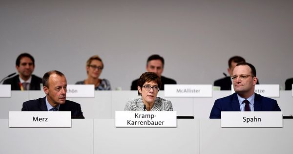 Foto: Los candidatos a la jefatura de la Unión Cristianodemócrata (CDU) Friedrich Merz (i), Annegret Kramp-Karrenbauer (c) y Jens Spahn. (EFE)