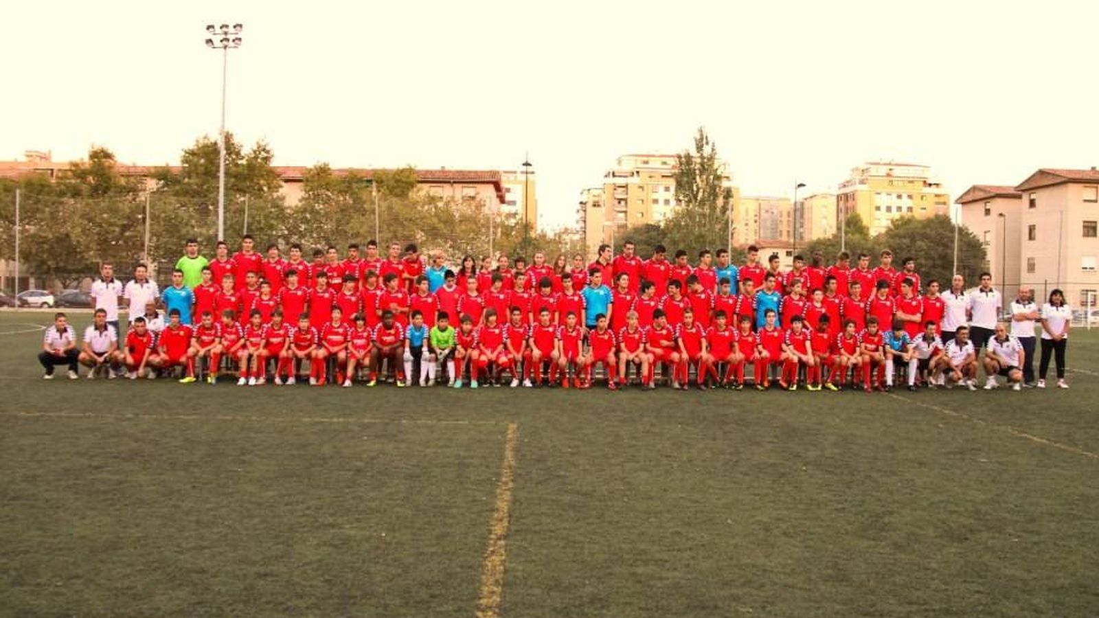 Foto: Imagen de los jugadores de todas las categorías del CF Rafalafena (FOTO: Facebook)