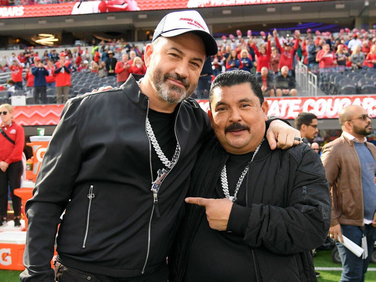 Foto: Jimmy Kimmel, junto a Guillermo Rodríguez. (Getty)