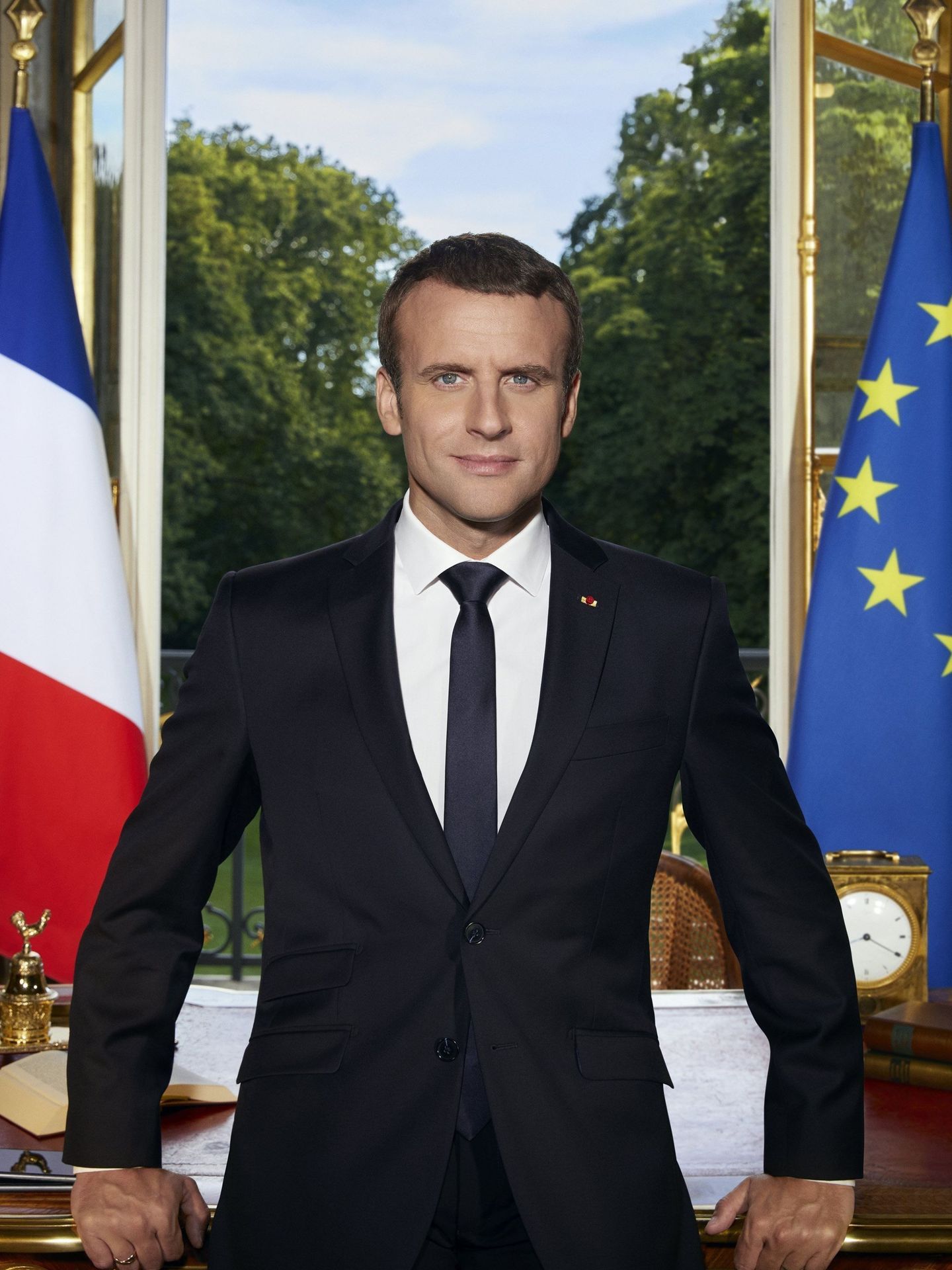 El muy comentado retrato oficial de Macron en su despacho. (EFE)