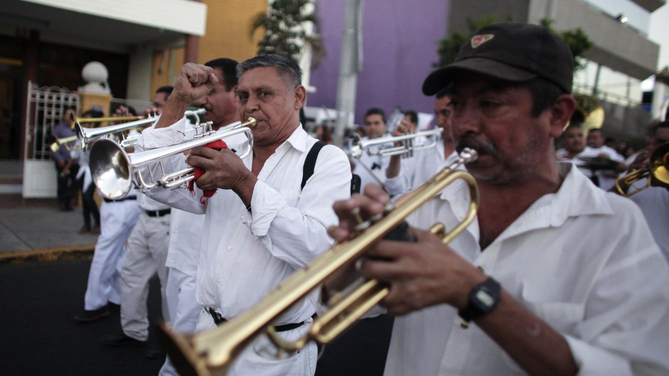 Tras décadas de brazos abiertos al turismo, México grita gringos go home