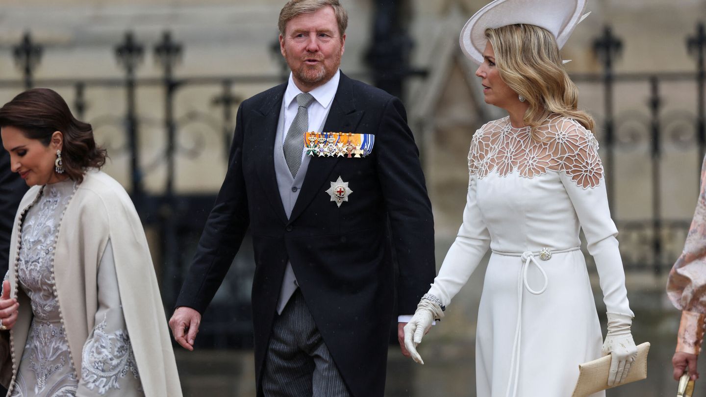 King Willem-Alexander of the Netherlands and Queen Maxima arrive to attend Britain's King Charles and Queen Camilla's coronation ceremony at Westminster Abbey, in London, Britain May 6, 2023. REUTERS Henry Nicholls