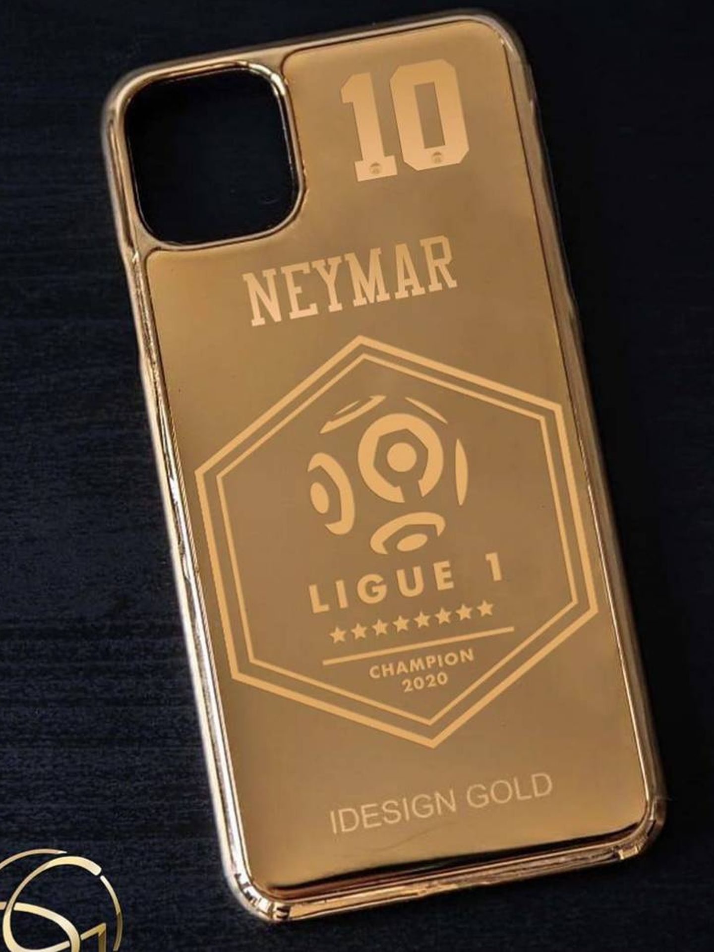 La funda de oro del móvil de Neymar personalizada. (foto idesing gold)