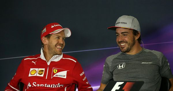 Foto: Sobre el papel, Fernando Alonso dependería de una retirada o marcha a otro equipo de Sebastian Vettel