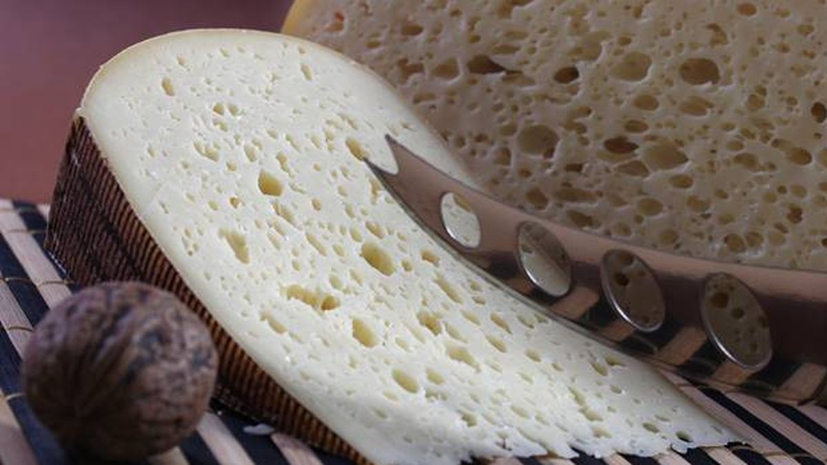 Sanidad retira 13 nuevos lotes de queso por la presencia de listeria