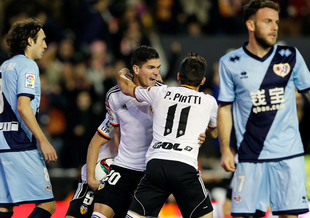 Foto: El Valencia y el Rayo jugaron un gran partido en Mestalla (EFE)