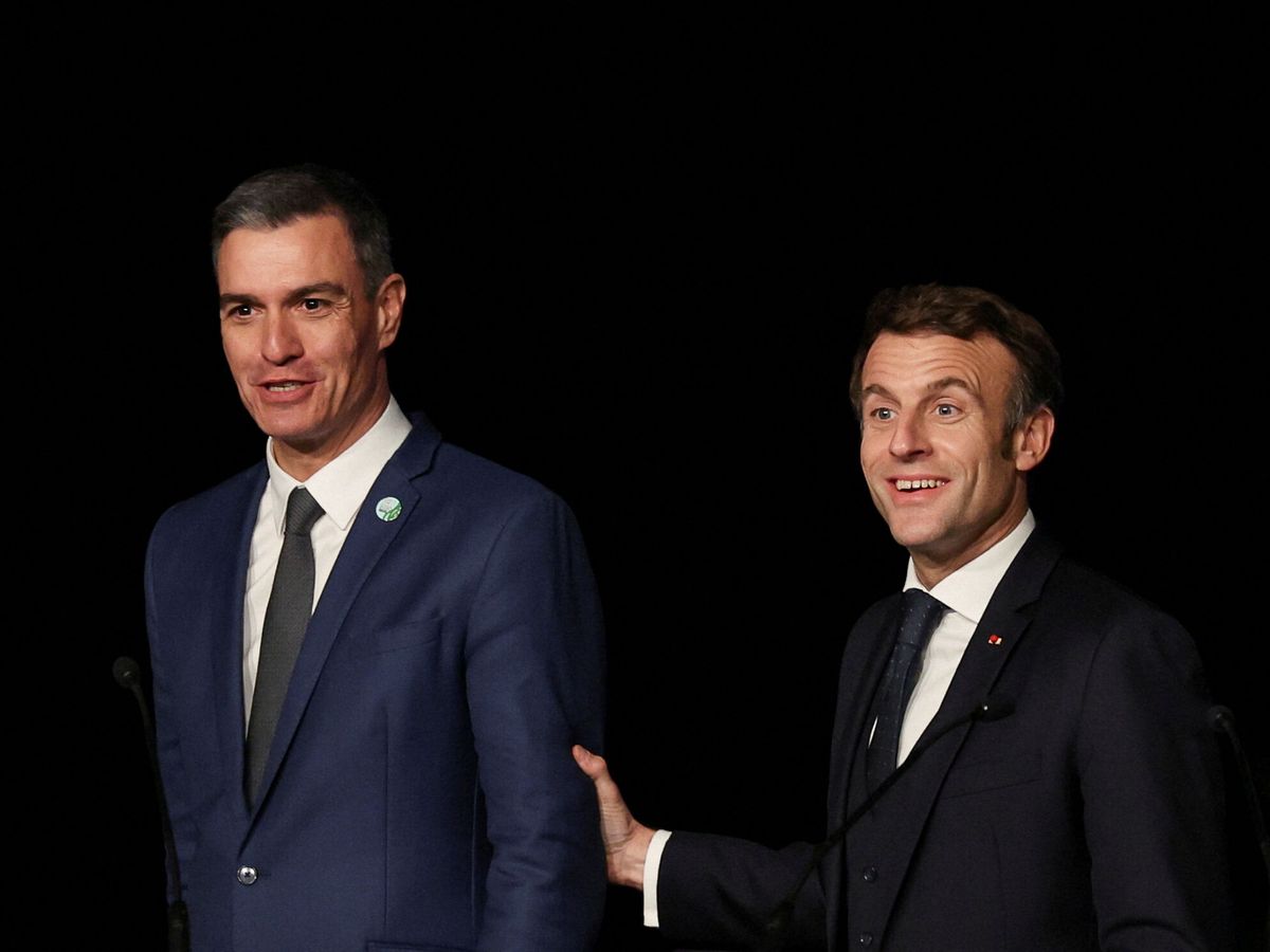 Foto: Pedro Sánchez y Emmanuel Macron, en Alicante. (Reuters/Violeta Santos Moura)