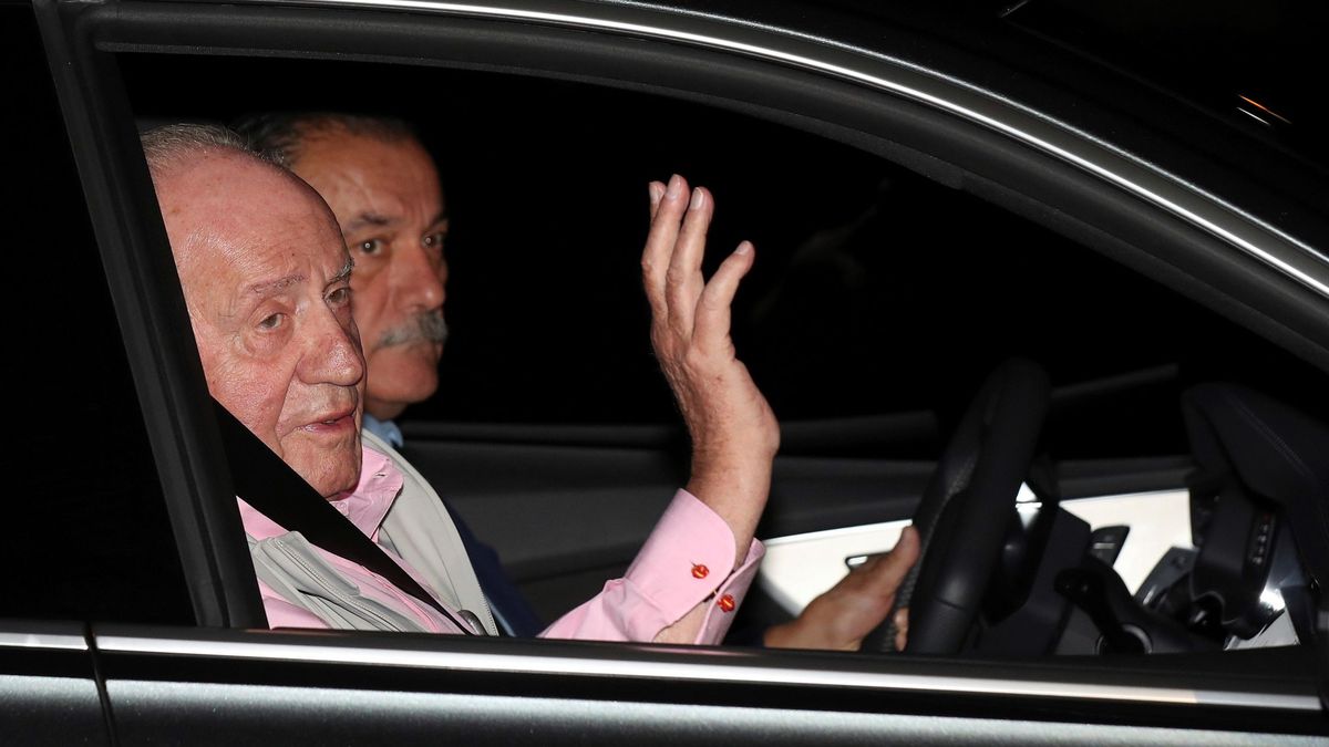 El rey Juan Carlos, antes de ser operado  de corazón: "Me veréis a la salida"