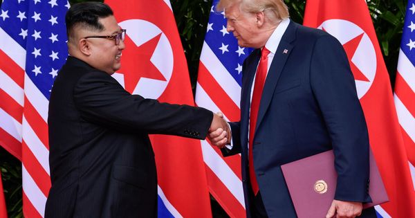 Foto: Trump y King Jong-un durante su histórico encuentro el pasado mes de junio (Reuters)