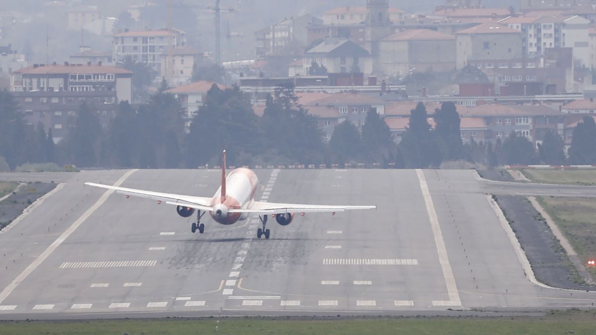 Los aeropuertos españoles están a solo un 15% de recuperar su tráfico precovid 