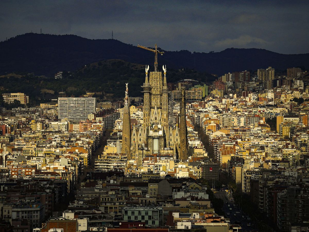 Foto: Vista de la Sagrada Familia. (EFE/Enric Fontcuberta)