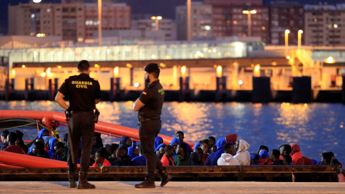 La Guardia Civil alerta de que los 'narcos' están metidos en el tráfico ilegal de personas