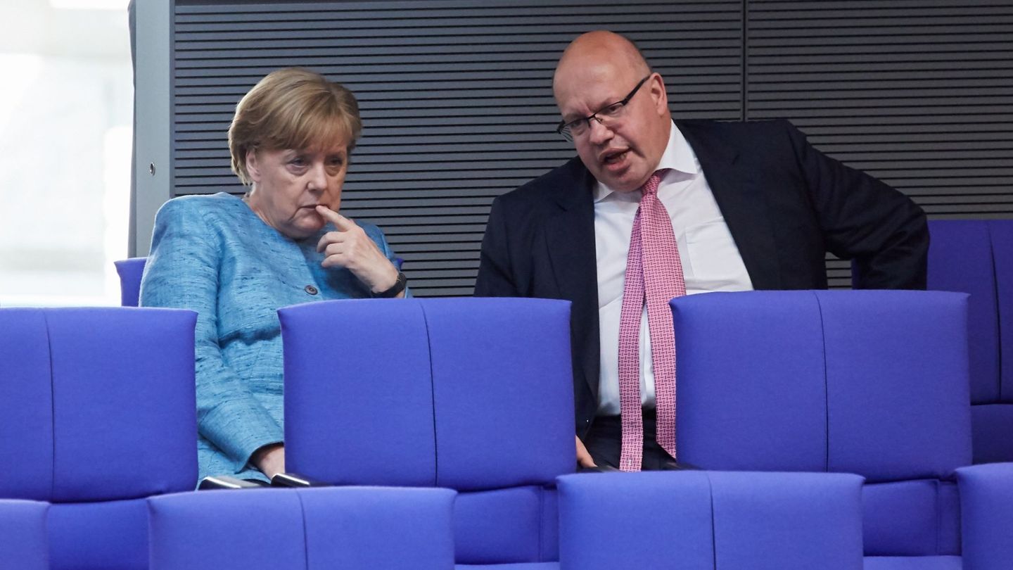 Peter Altmaier junto a la canciller alemana, Angela Merkel (EFE)