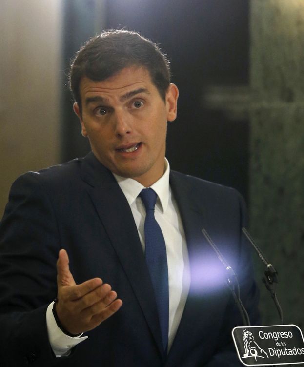 Foto: Rivera dice que Rajoy someterá a votación de la Ejecutiva las condiciones para el 'sí'. (EFE)