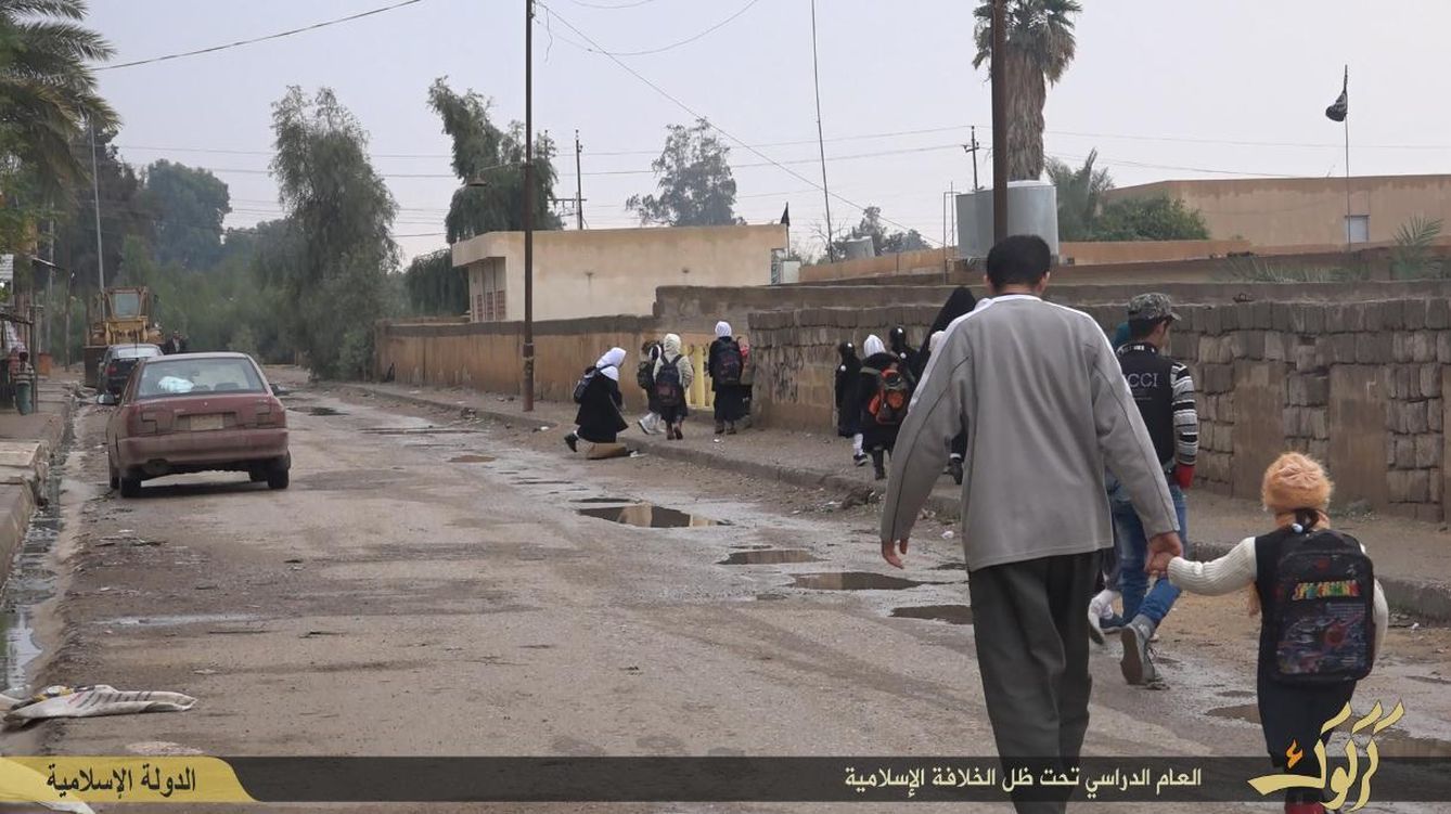 Imagen de un vídeo difundido por el ISIS para mostrar a los estudiantes en una zona controlada por el grupo en el noroeste de Irak.