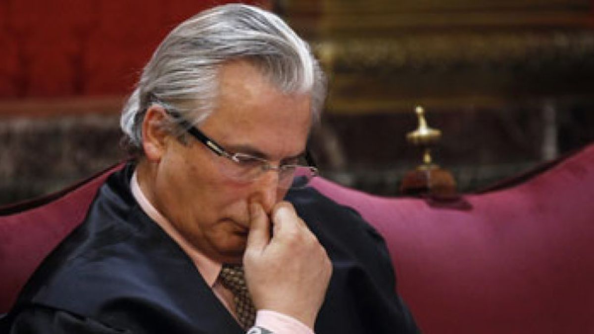 Garzón cambia de estrategia y finalmente declarará pese a no suspenderse el juicio