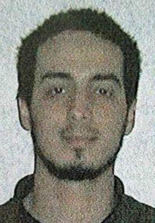 Laachraoui, en una foto de pasaporte difundida tras su identificación
