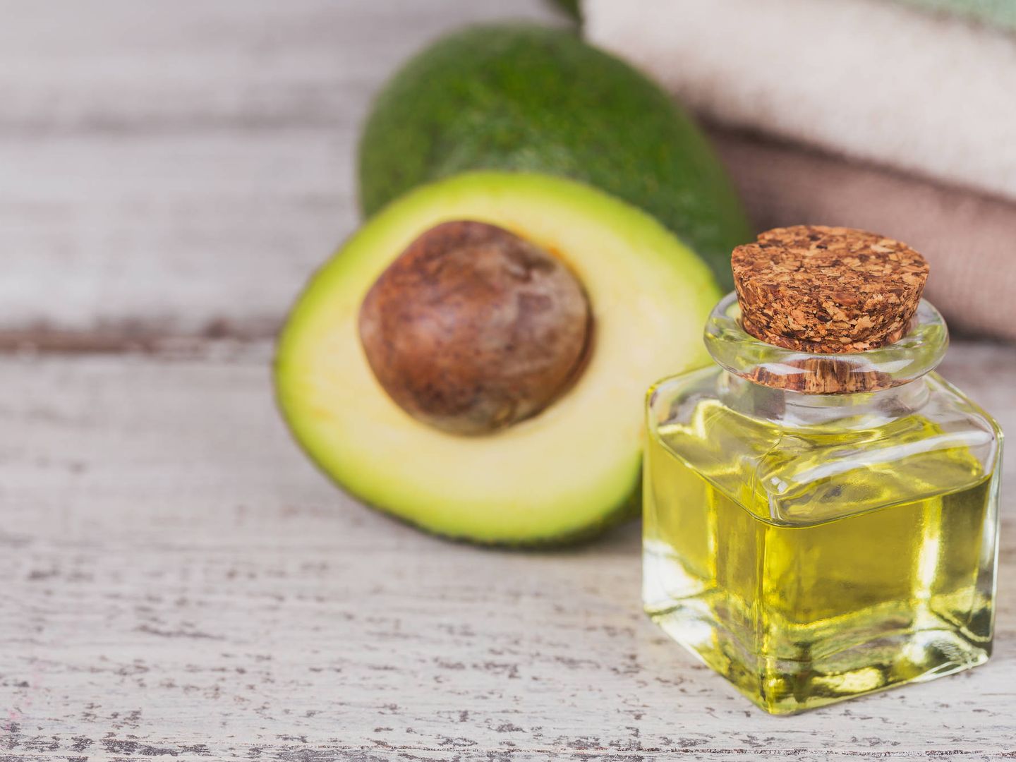 El aceite de oliva y el aguacate son dos de los alimentos con mas grasas saludable (Foto: iStock)