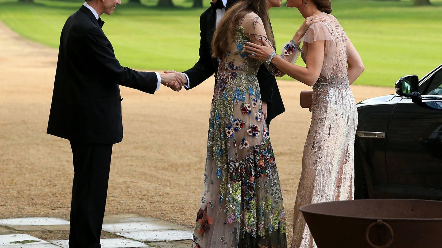 Los duques de Cambridge con Rose y David en 2016. (Getty)
