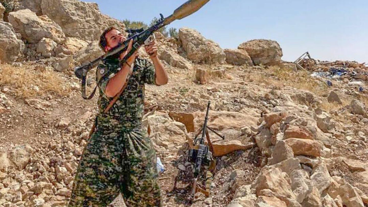 Floro, sirviendo con la milicia kurda en Sinyar. (F. B.)