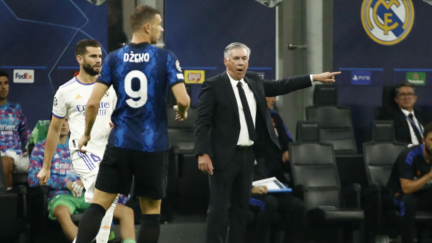 Ancelotti dando órdenes. (Reuters)