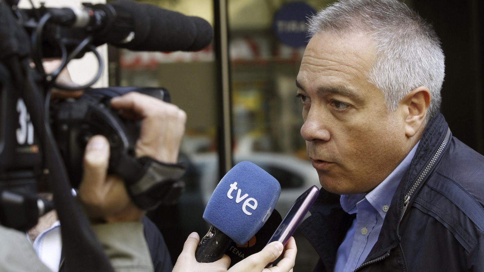 Foto: Pere Navarro, ex primer secretario del PSC, en declaraciones a los medios en septiembre de 2014. (EFE)