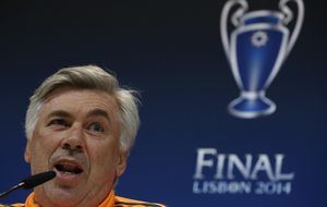 Ancelotti, molesto con los rumores que le sitúan fuera si cae en la final
