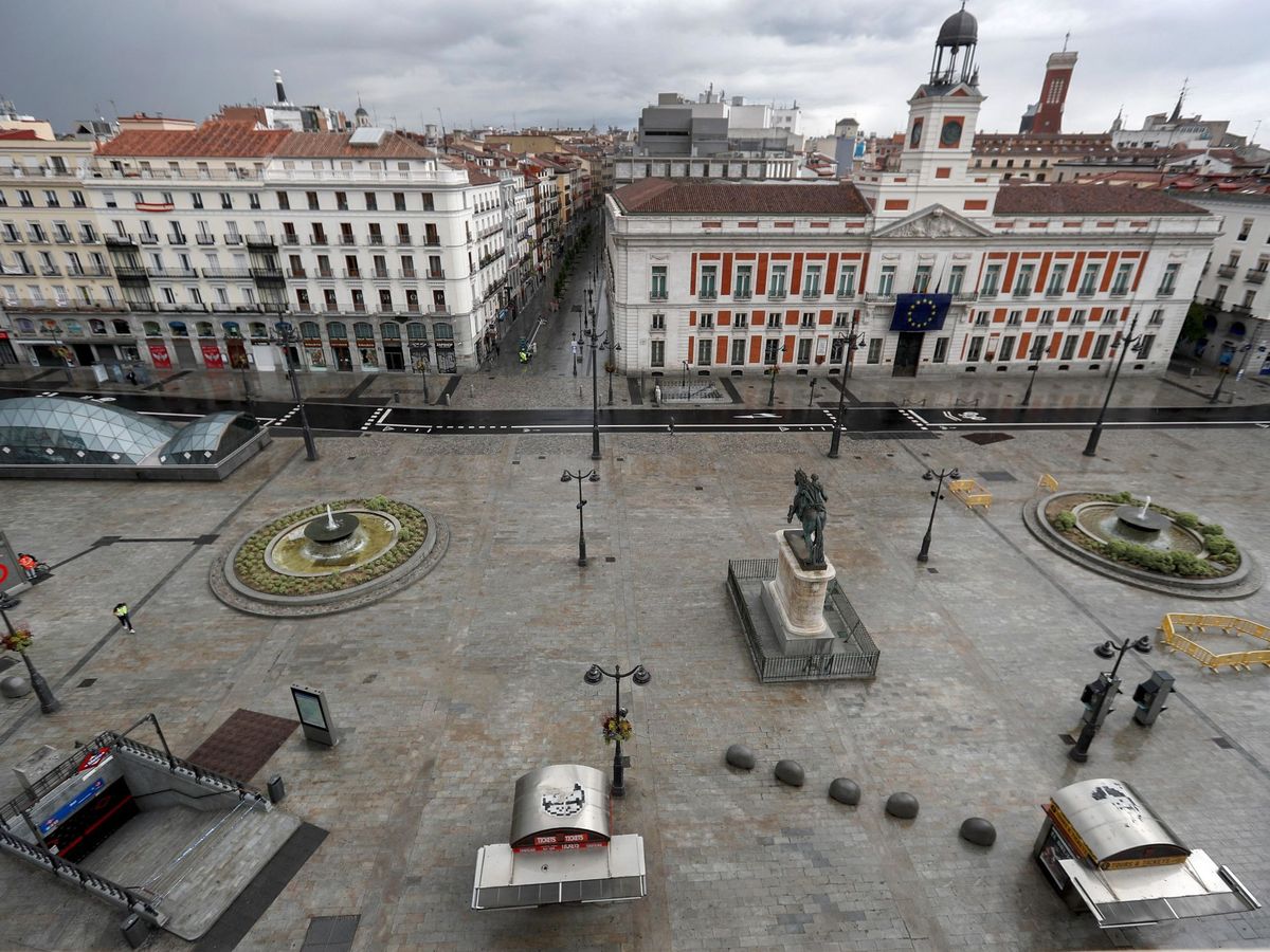 Foto: Puerta del Sol, en Madrid, vacía durante la pandemia (EFE)