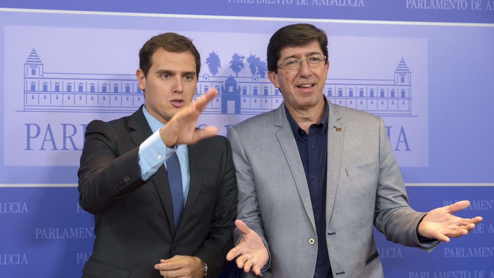 Foto:  El presidente de Ciudadanos, Albert Rivera (i), junto al presidente del grupo parlamentario en Andalucía, Juan Marín. (EFE)